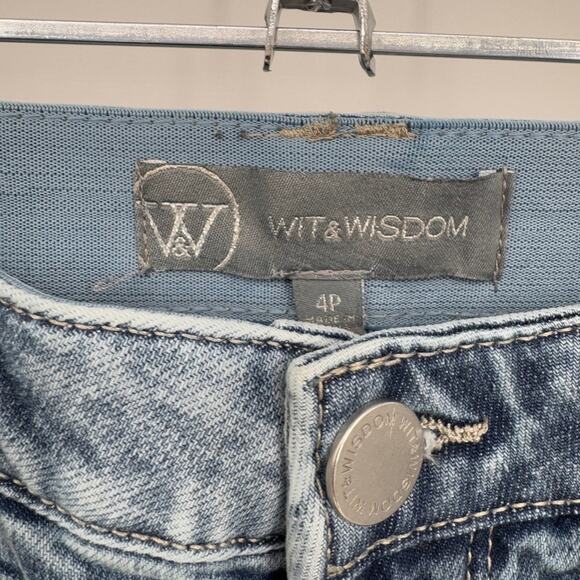 Wit & Wisdom Women's Bennett Jewel Embellished Straight Crop Jeans Blue Size 4p - Picture 6 of 8